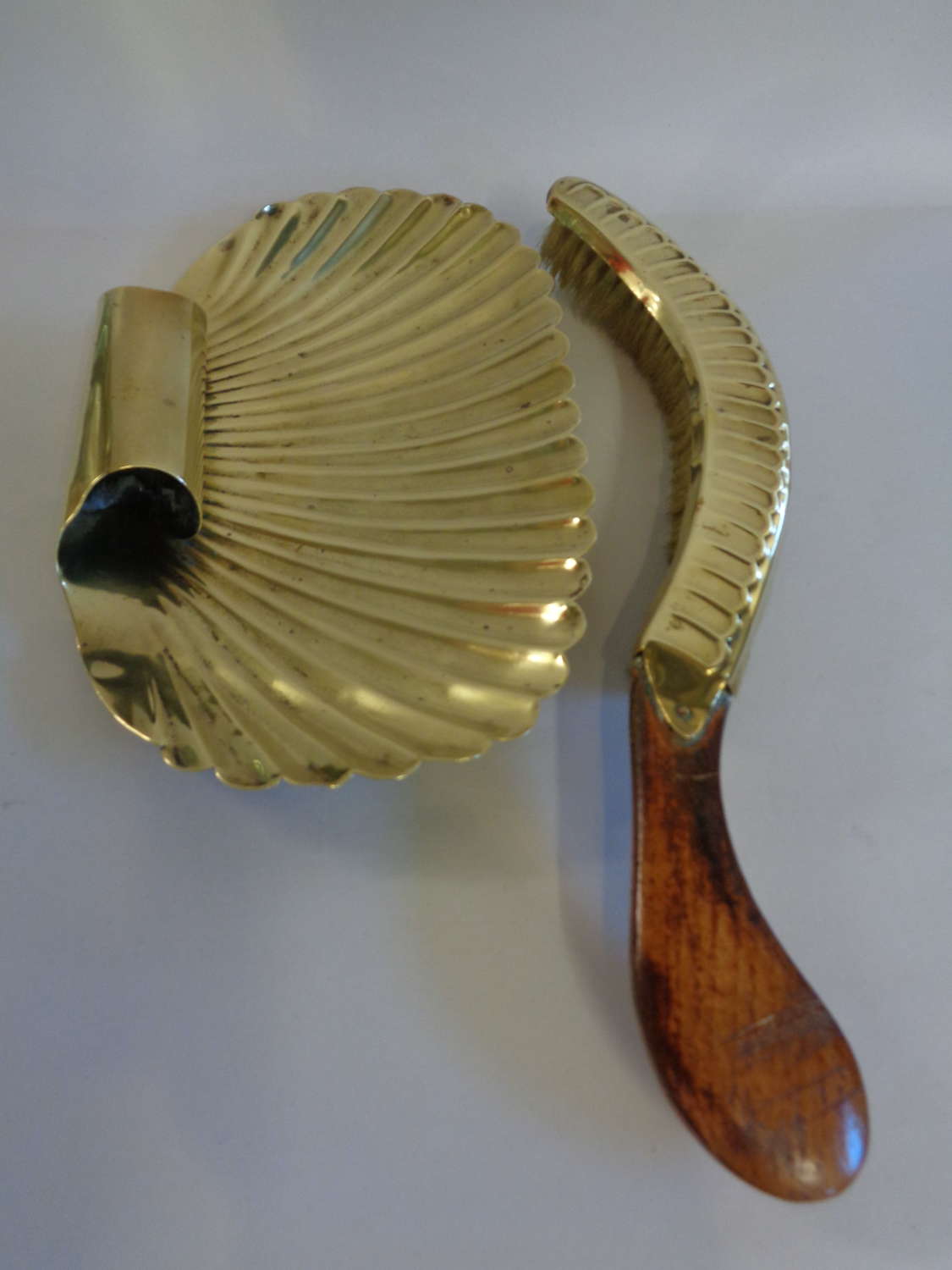 Edwardian Brass 'Shell' Crumb Tray & Brush