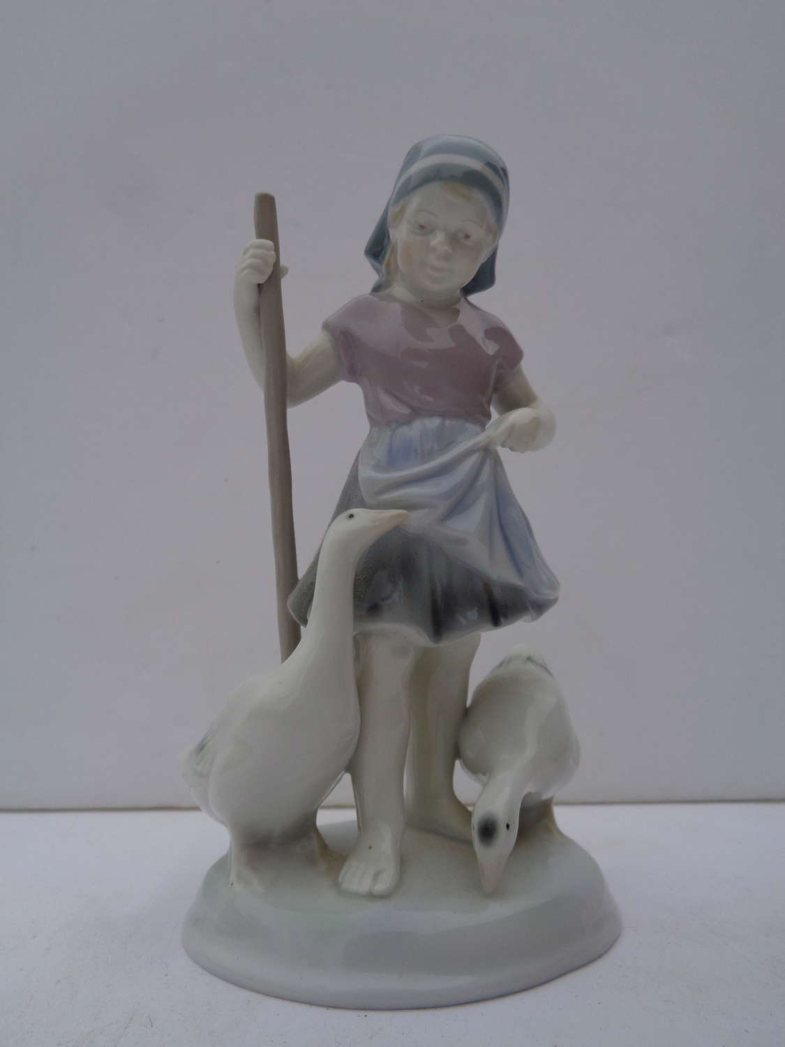 Metzier & Ortloff Porcelain Figurine - Girl with Geese