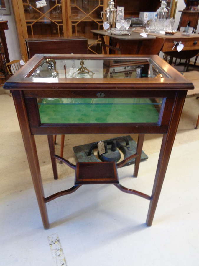 Antique Bijouterie Display Cabinet with additional Glass Shelf & Key
