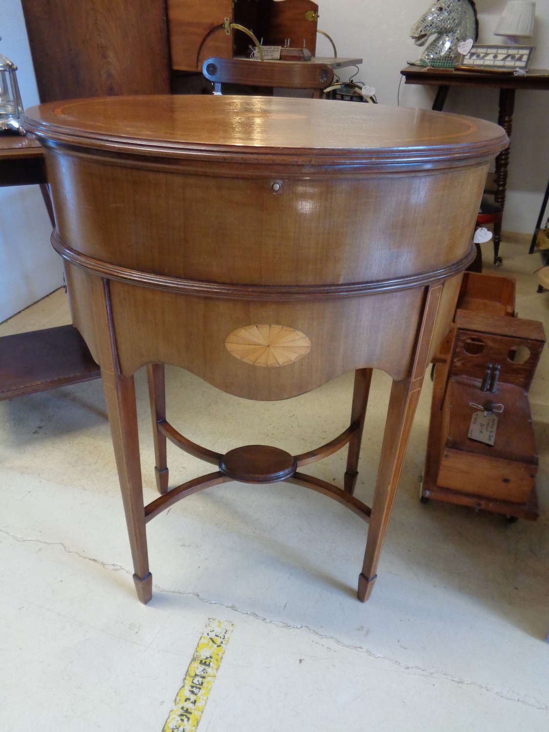 Edwardian Oval Table with Lifting Lid & Interior Storage