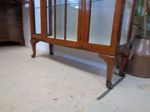 Art Deco Display Cabinet with glazed door/sides & working key