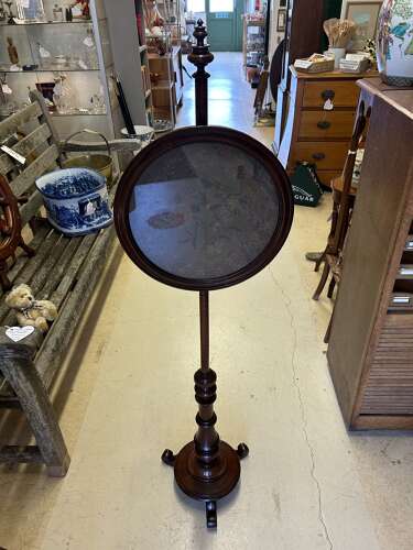 Victorian Ladies Stick & Ball Fire Face Screen